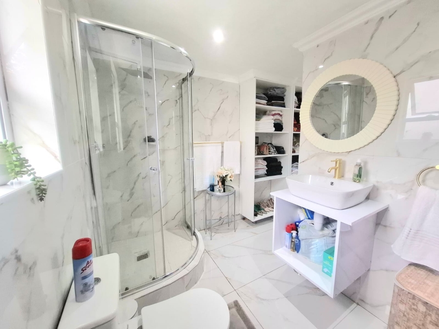 3 Bedroom Property for Sale in Cambridge West Eastern Cape